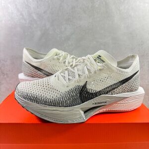 Nike ZoomX Flyknit Vaporfly 3 Running Shoes NWT